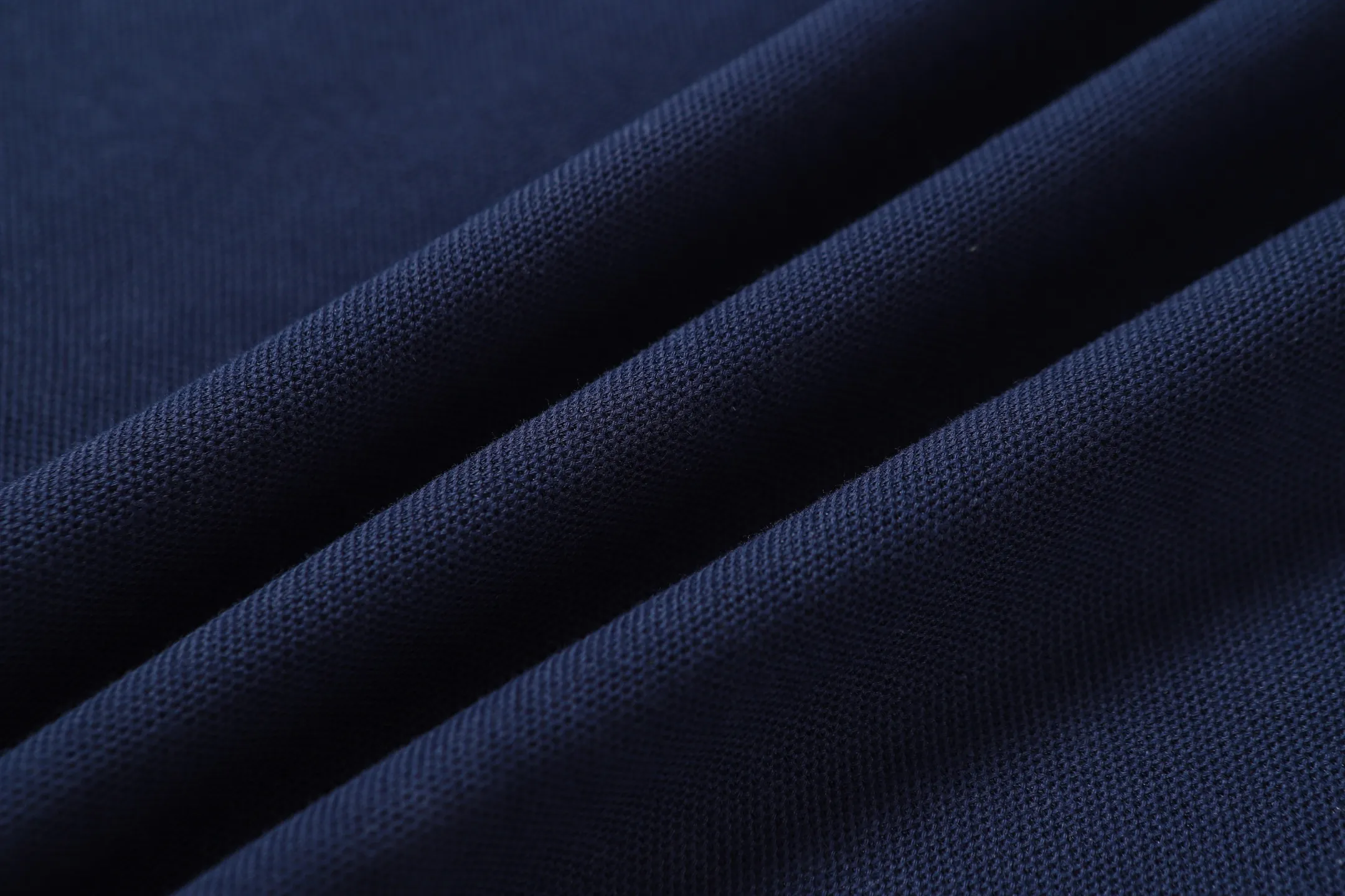 P146 Style No.: A013 [Ralph Lauren Classic Logo Embroidered Polo Shirt] ✅250g fine cotton pique fabric, custom-woven and dyed threads ✅Original stickers Scan the QR code to enter the official website ✅Large version, loose and stylish, can wear up to 210 pounds Color: Black White Navy Blue Sky Blue Dark Gray Floral Gray Size: S-XL
